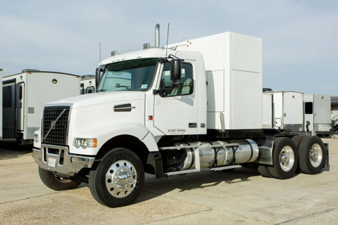 3 Axle w/Generator - Tractor Rentals