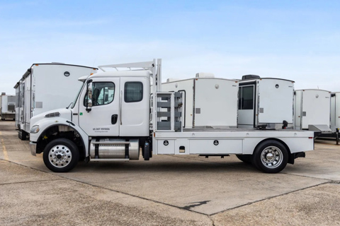Extra Cab LoPro - Stakebed Truck Rentals